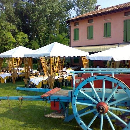 شقة فولتا مانتوفانا  في Agriturismo Cascina Boschi المظهر الخارجي الصورة